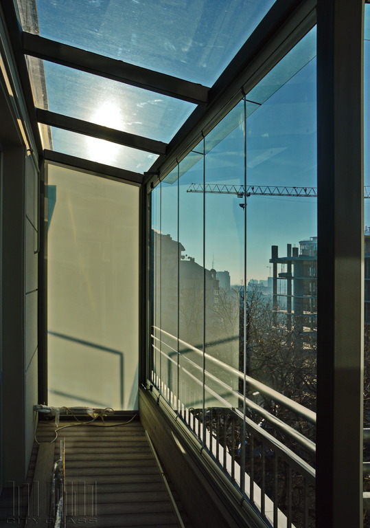 Безрамне скління балконів і терас